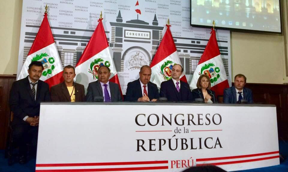 Conférence sur les momies de Nasca au Congrès de la République du Pérou