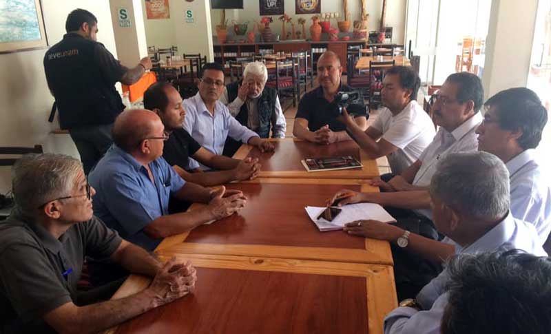 Reunión entre funcionarios de la Universidad de Ica y miembros del Instituto Inkari Cusco.